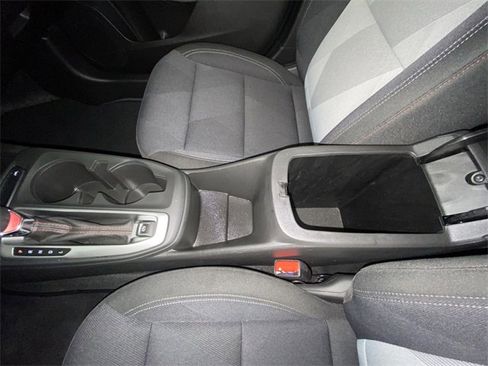 Used 2025 Chevrolet Trax RS image 21