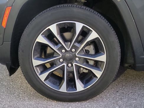 Used 2023 Jeep Grand Cherokee L Overland image 6