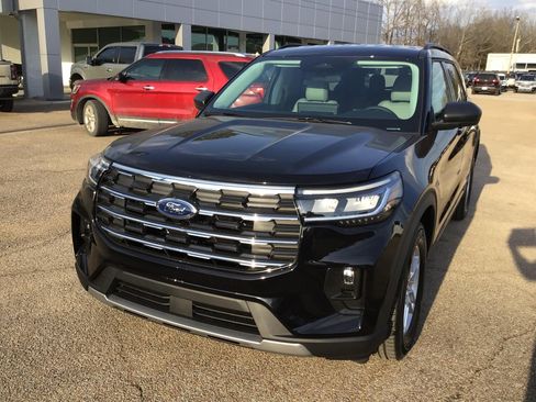 New 2026 Ford Explorer Active w/ Active Comfort Package image 5