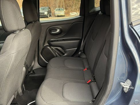 Certified 2023 Jeep Renegade Latitude image 22