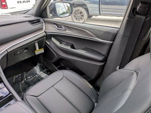 New 2026 Jeep Grand Cherokee Limited w/ Limited Altitude Package RWD image 18
