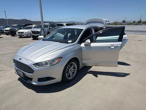 Used 2016 Ford Fusion Titanium FWD image 13