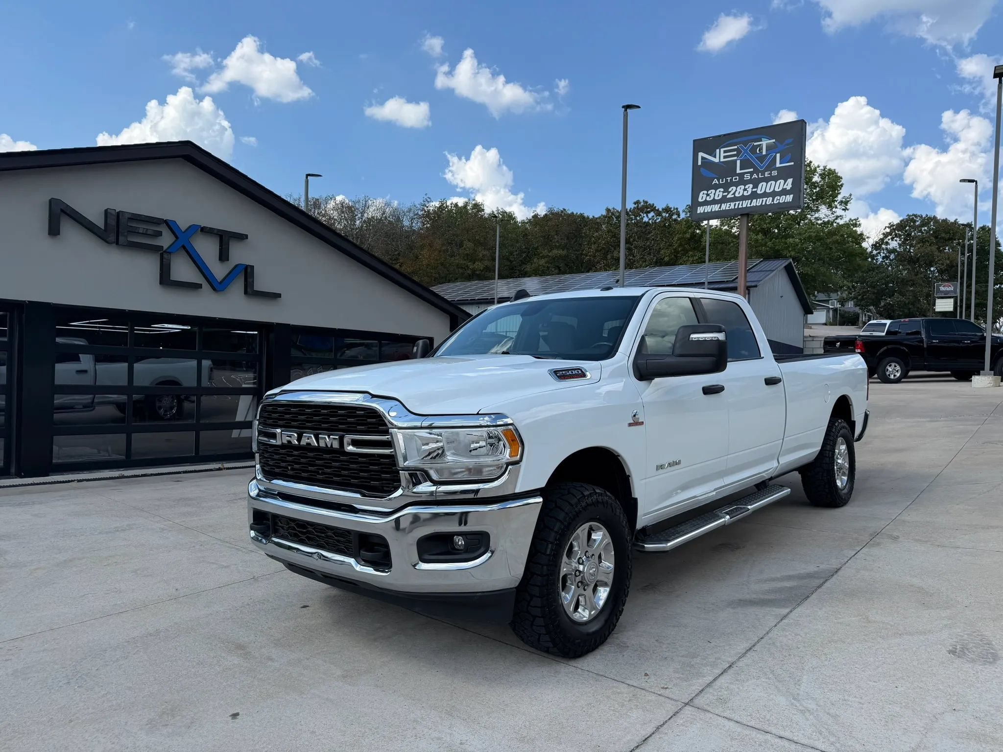 Used 2024 RAM 2500 Big Horn AWD/4WD image 5