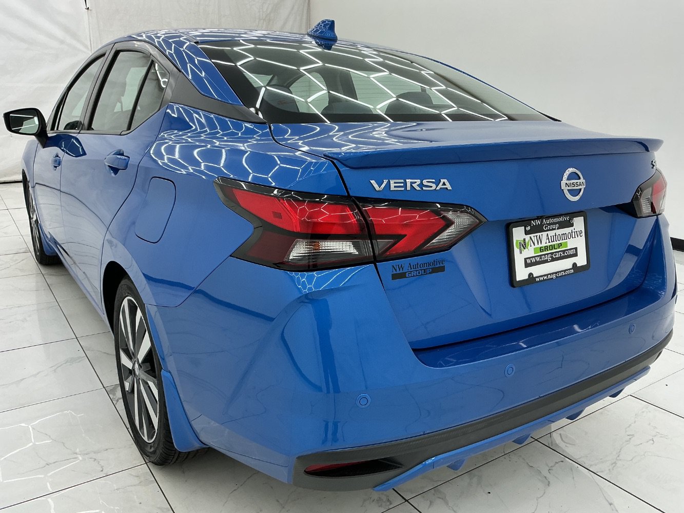 Used 2020 Nissan Versa SR w/ Convenience Package FWD image 9