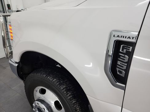Used 2019 Ford F350 Lariat w/ Lariat Ultimate Package image 38