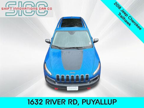 Used 2018 Jeep Cherokee Trailhawk w/ Quick Order Package 25L image 11