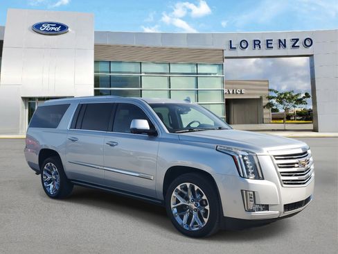 Used 2017 Cadillac Escalade ESV Platinum image 3