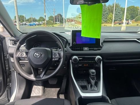 Used 2025 Toyota RAV4 LE AWD/4WD image 21