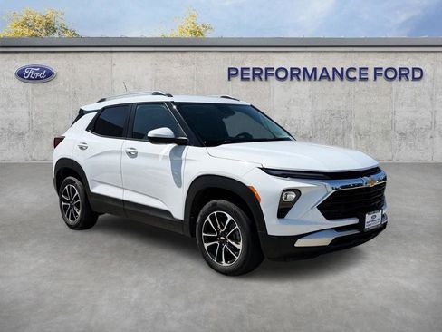 Used 2025 Chevrolet TrailBlazer LT AWD/4WD image 5