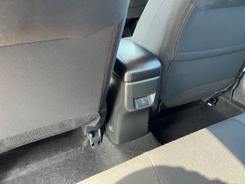 Used 2025 Nissan Versa SV FWD image 25