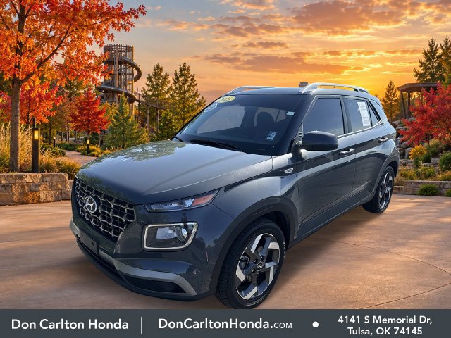 Used 2025 Hyundai Venue SEL FWD image 3