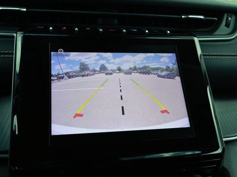 Used 2023 Jeep Grand Cherokee Laredo RWD image 18