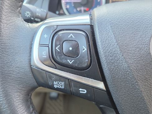 Used 2017 Toyota Camry XLE w/ Moonroof Package FWD image 19
