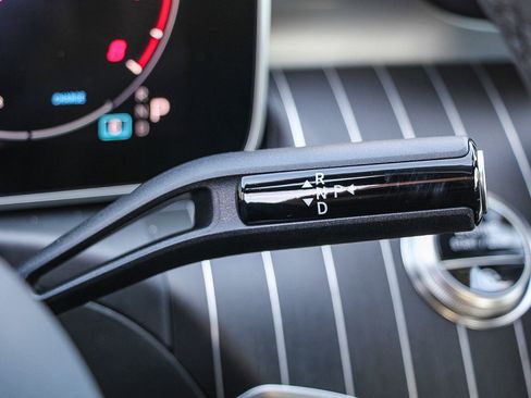 New 2025 Mercedes-Benz C 300 4MATIC Sedan image 21