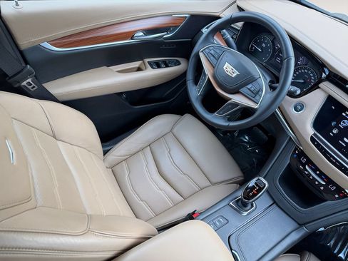 Used 2018 Cadillac XT5 Platinum AWD/4WD image 15
