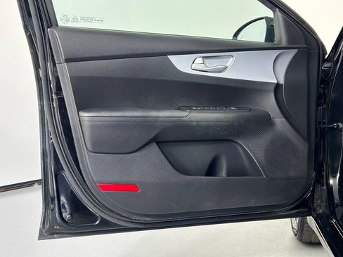 Used 2023 Kia Forte LXS w/ LXS Technology Package FWD image 25