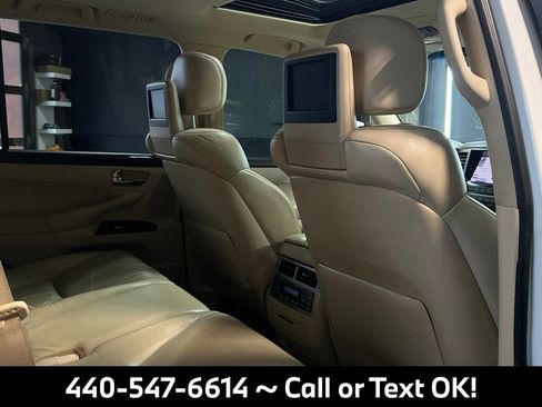 Used 2013 Lexus LX 570 4WD w/ Luxury Pkg image 19