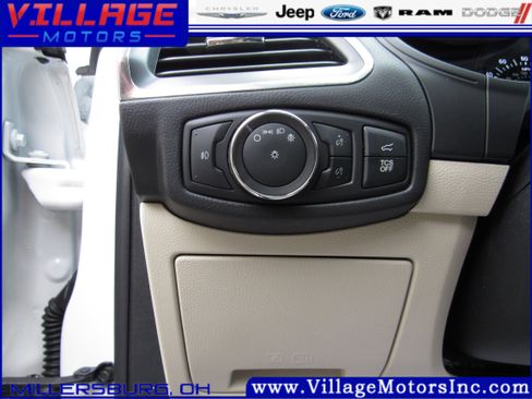 Used 2022 Ford Edge Titanium w/ Equipment Group 301A image 10