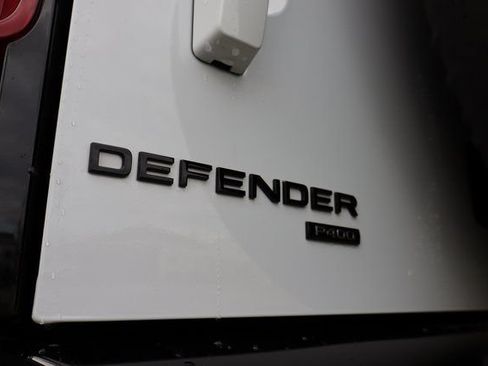 Used 2023 Land Rover Defender 130 X-Dynamic SE AWD/4WD image 39
