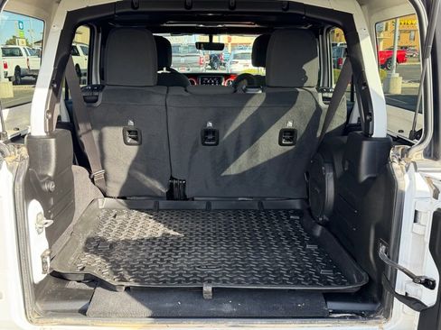 Used 2021 Jeep Wrangler Unlimited Rubicon image 22