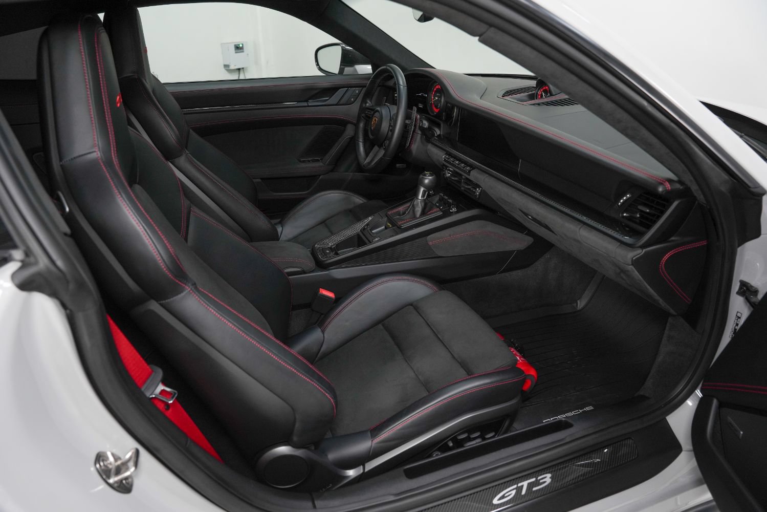 Used 2022 Porsche 911 GT3 RWD image 2