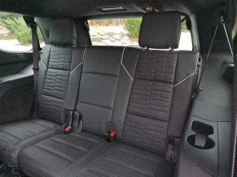 Used 2025 Cadillac Escalade V w/ LPO, ONYX Package image 25