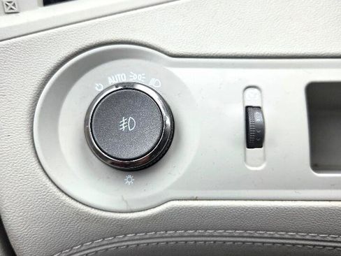 Used 2011 Buick LaCrosse CXL image 25