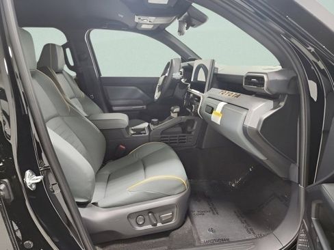 Used 2025 Toyota 4Runner Trailhunter image 18