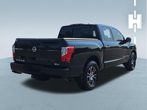 Used 2020 Nissan Titan SV w/ SV Convenience Package RWD image 4