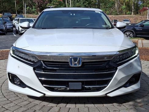 Used 2022 Honda Accord Touring image 2