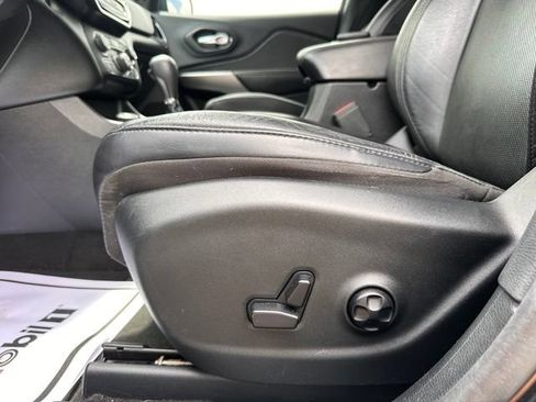 Used 2020 Jeep Cherokee Limited AWD/4WD image 17