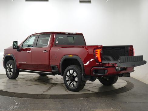 Used 2024 GMC Sierra 3500 Denali w/ Denali Reserve Package image 9