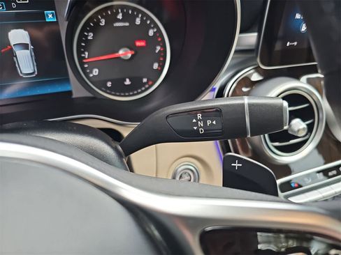 Used 2021 Mercedes-Benz GLC 300 4MATIC image 21