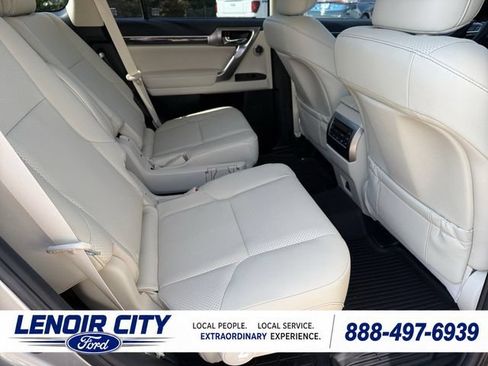 Used 2023 Lexus GX 460 Luxury w/ Sport Design Package AWD/4WD image 12