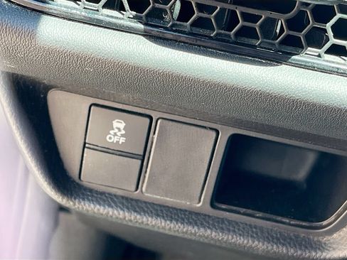 Used 2024 Honda HR-V EX-L image 10