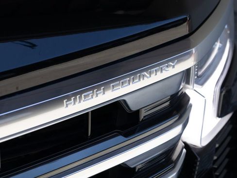 Used 2023 Chevrolet Silverado 1500 High Country AWD/4WD image 7