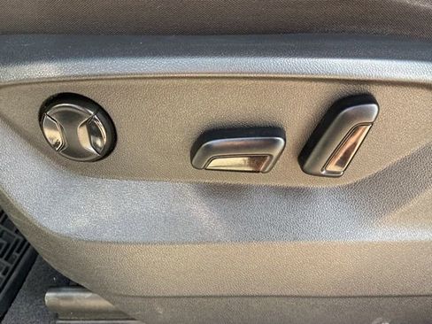 Used 2019 Volkswagen Atlas SE w/ Towing Package image 17