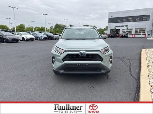 Used 2019 Toyota RAV4 XLE w/ Convenience Package AWD/4WD image 2