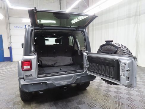 Used 2020 Jeep Wrangler Unlimited Willys image 31