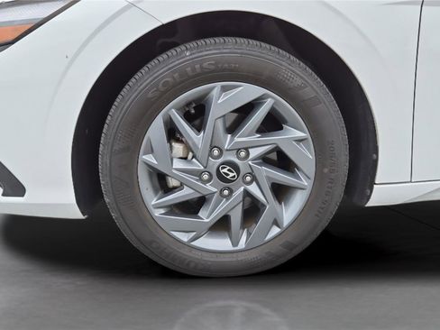 Used 2024 Hyundai Elantra SEL image 22
