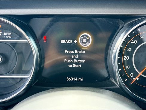 Used 2022 Jeep Gladiator Willys image 13