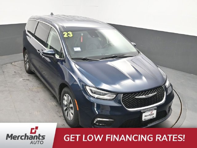 Used 2023 Chrysler Pacifica Touring-L FWD image 24