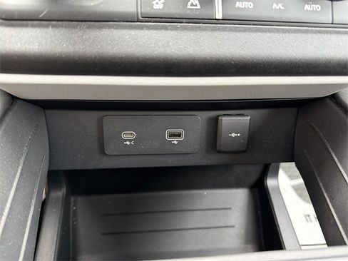 Used 2024 Land Rover Defender 110 S image 23