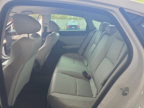 Used 2018 Honda Accord LX image 17