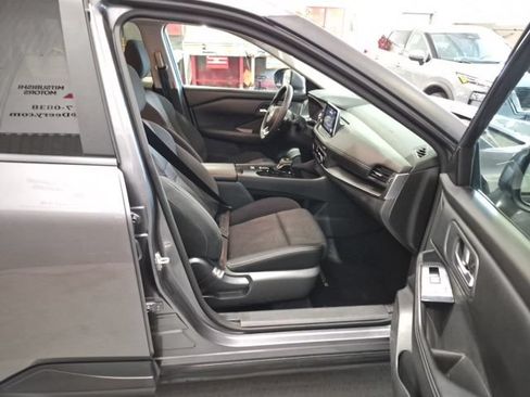 Used 2024 Nissan Rogue SV FWD image 23