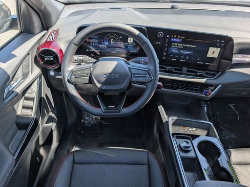 Used 2025 Chevrolet Equinox RS w/ Safety and Technology Package image 18