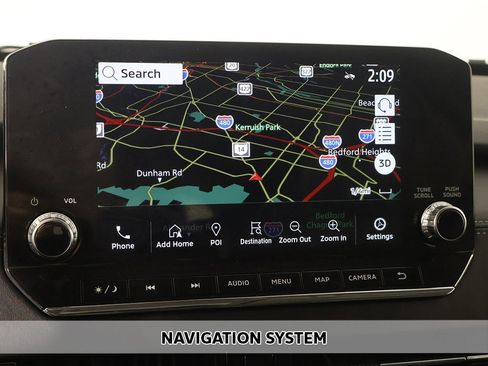 Used 2024 Mitsubishi Outlander SE image 3