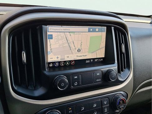 Used 2022 GMC Canyon Denali image 18