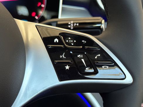 New 2025 Mercedes-Benz C 300 4MATIC Sedan image 35