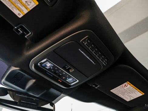 Used 2026 Ford F450 Platinum w/ FX4 Off-Road Package image 45